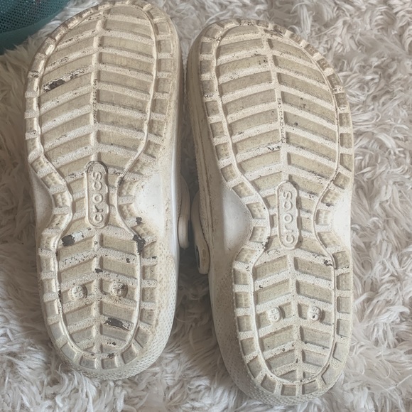 White Fuzzy Crocs - Picture 4 of 5